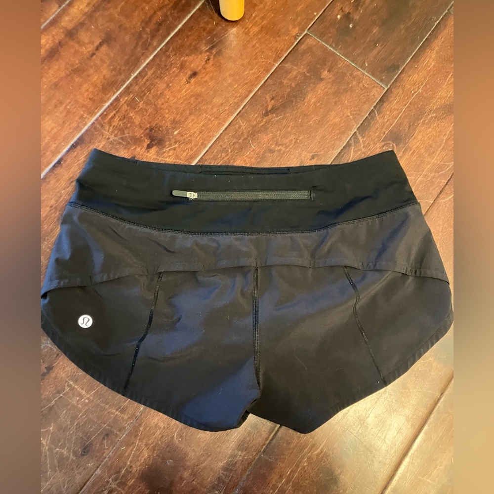 Lululemon Speed Hotty Hot Shorts sz 4